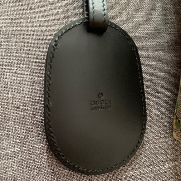 GUCCI BAG - Floral Reversible Tote 10/10 condition - Picture 5 of 7